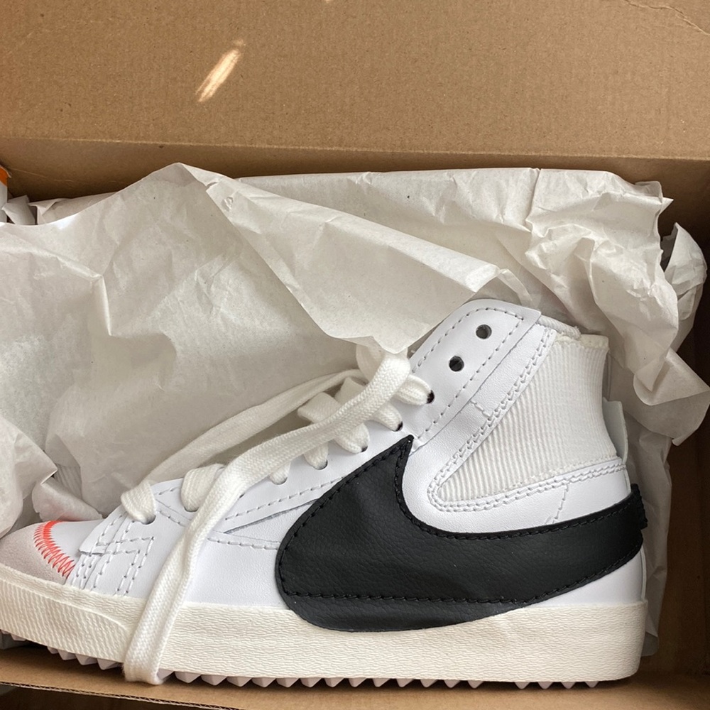 Women’s nike blazers high top size 9.5
